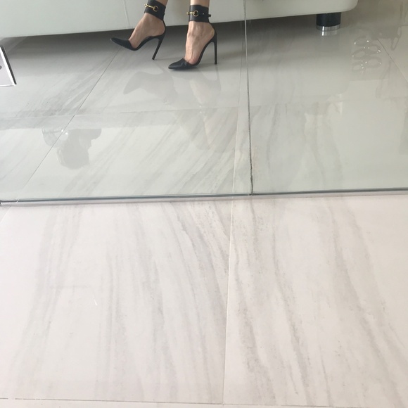 Authentic Gucci ankle cuff horsebit heels - Picture 10 of 15